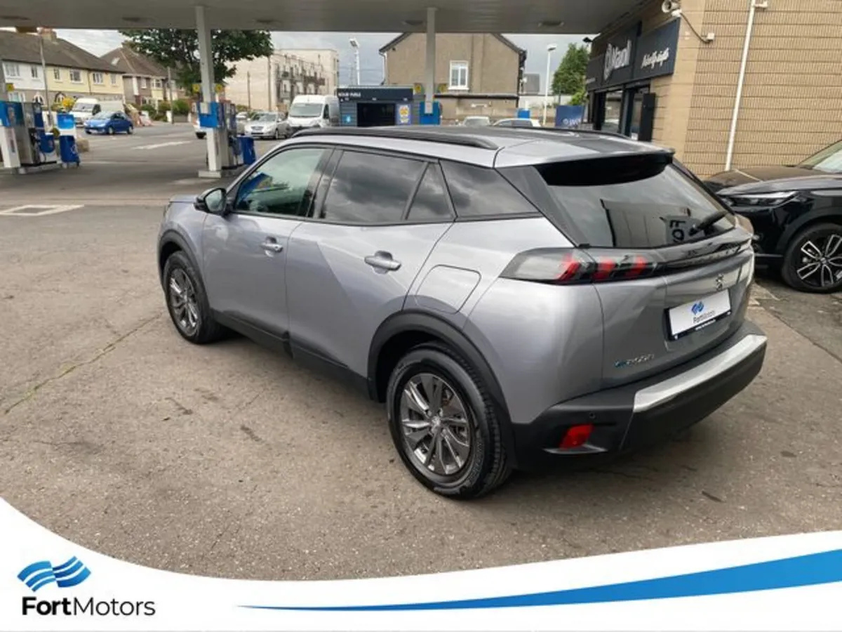Peugeot 2008 Hatchback, Electric, 2023, Grey