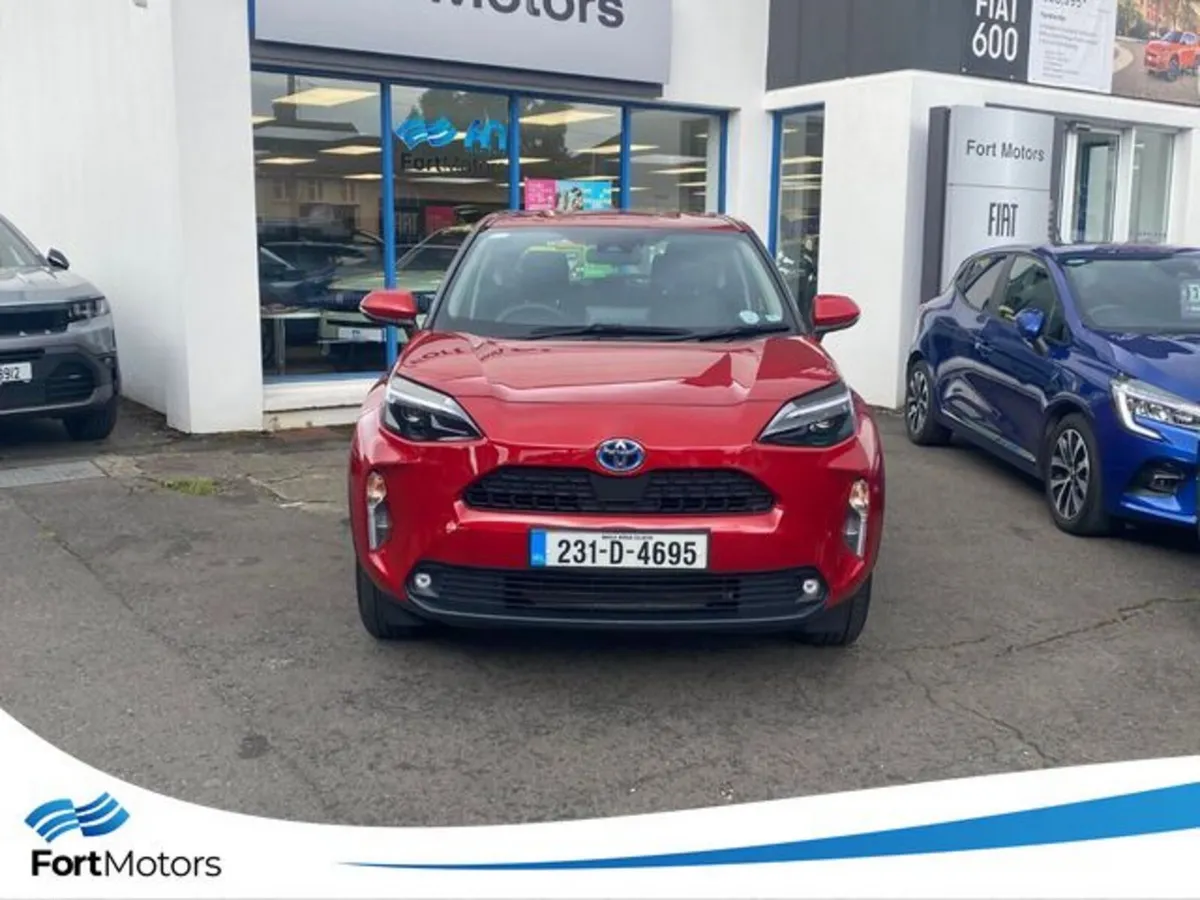 Toyota Yaris Hatchback, Petrol Hybrid, 2023, Red