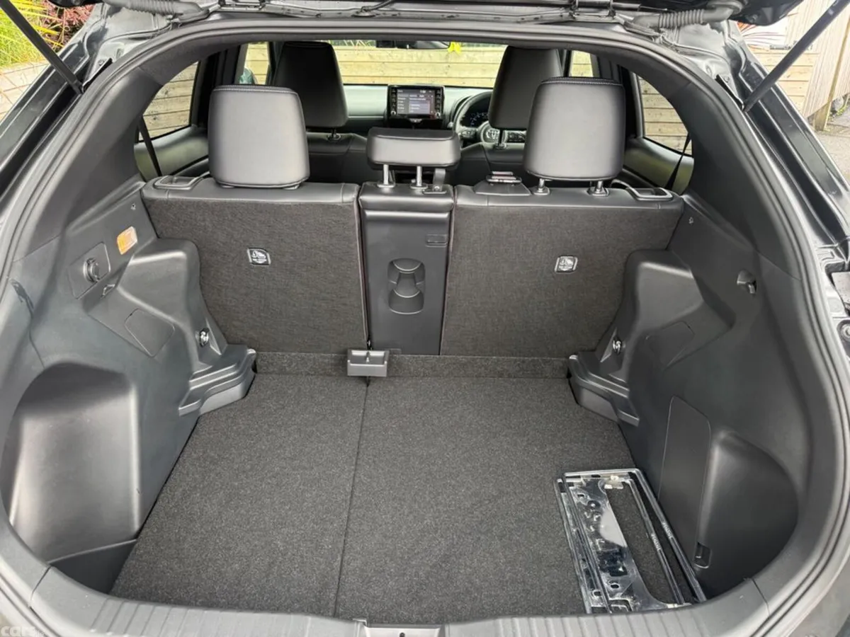 Toyota Yaris Cross SUV, Petrol Hybrid, 2022, Black
