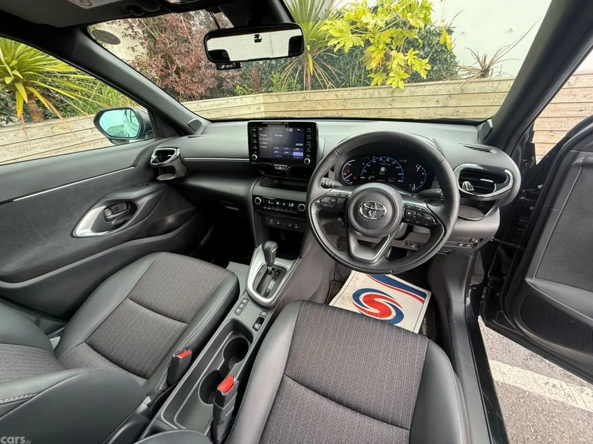 Toyota Yaris Cross SUV, Petrol Hybrid, 2022, Black