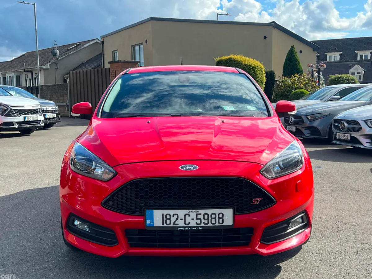 Ford Focus Hatchback, Diesel, 2018, Red
