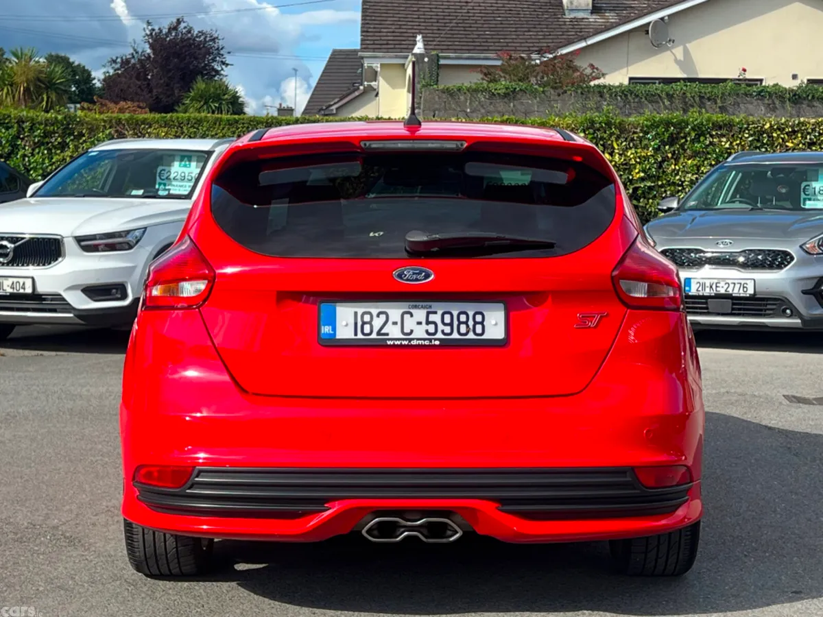 Ford Focus Hatchback, Diesel, 2018, Red