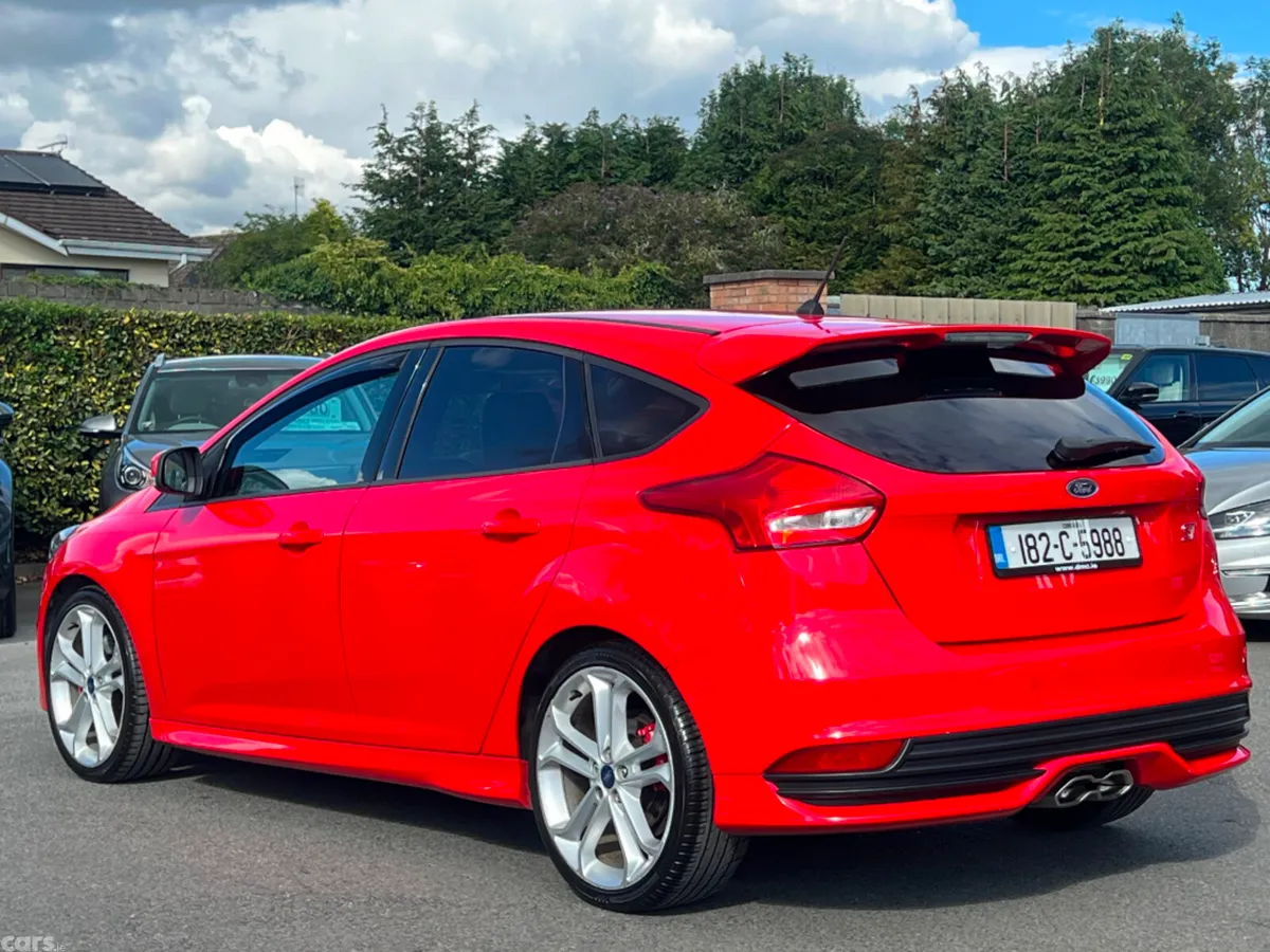 Ford Focus Hatchback, Diesel, 2018, Red