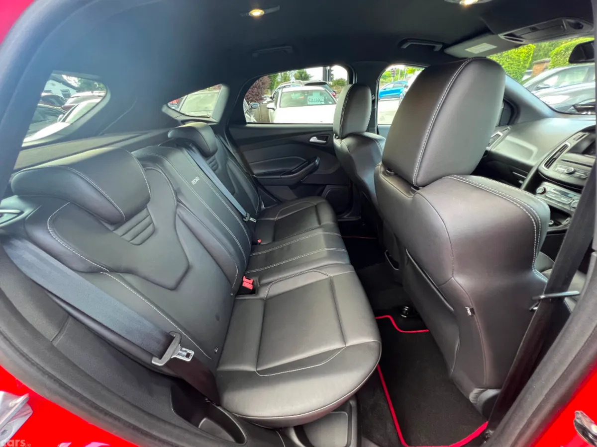 Ford Focus Hatchback, Diesel, 2018, Red