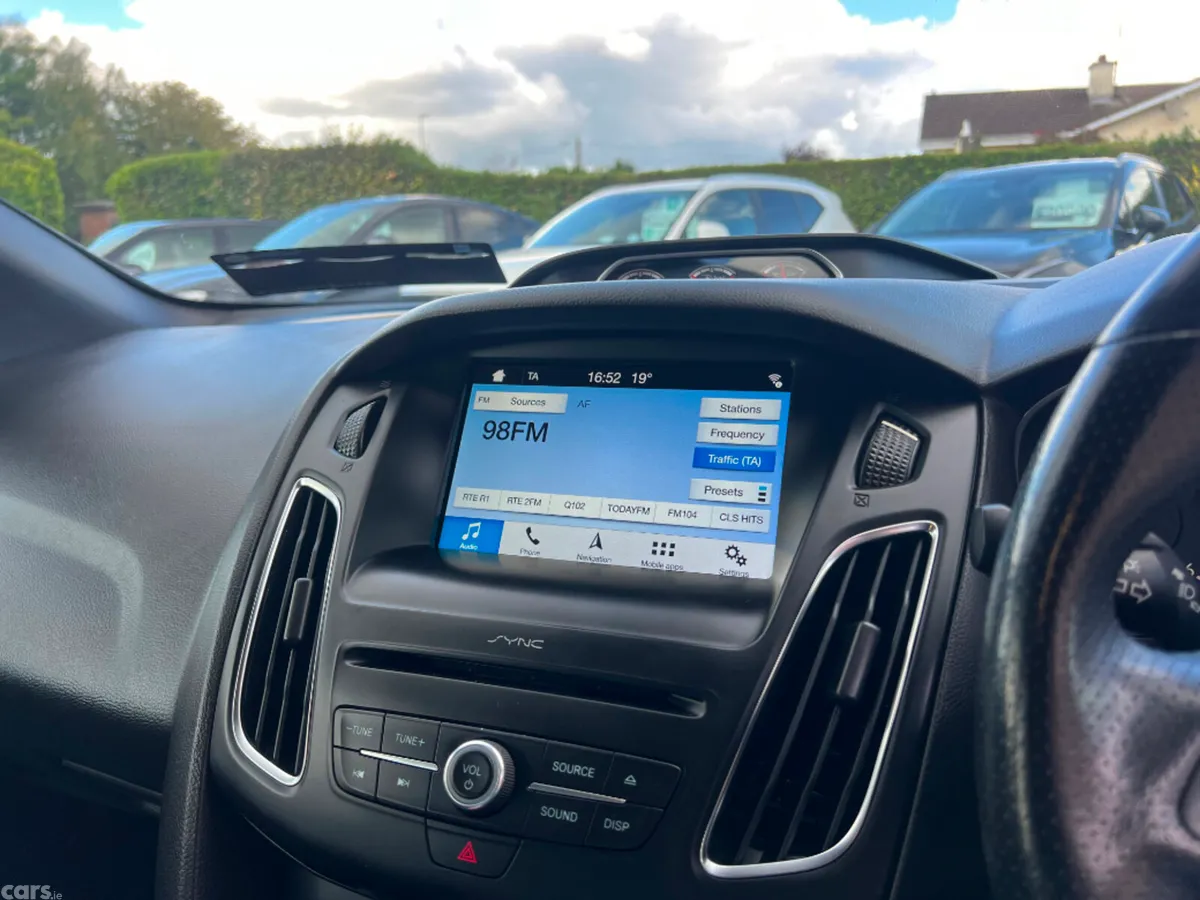 Ford Focus Hatchback, Diesel, 2018, Red
