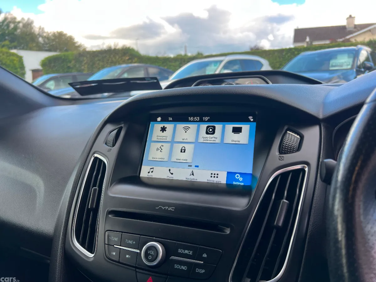 Ford Focus Hatchback, Diesel, 2018, Red