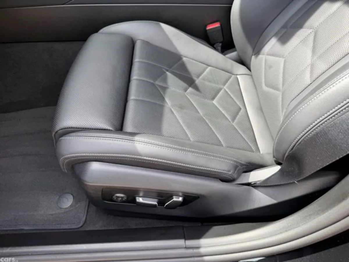 BMW 5-Series Saloon, Petrol Plug-in Hybrid, 2024, Black