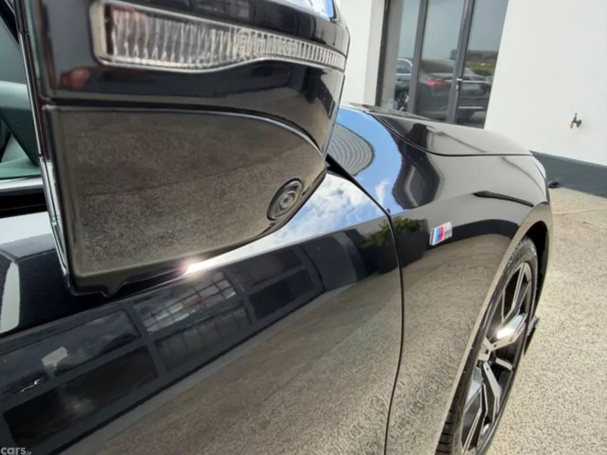 BMW 5-Series Saloon, Petrol Plug-in Hybrid, 2024, Black