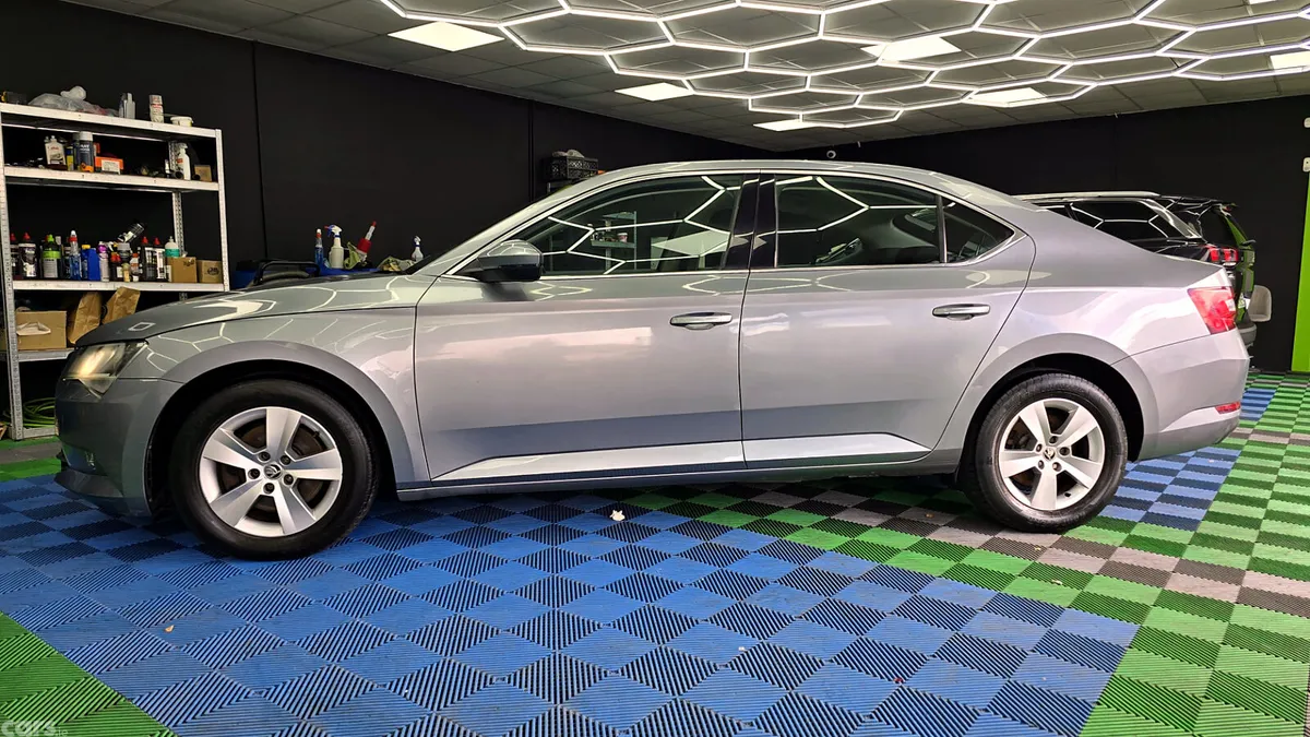 Skoda Superb Saloon, Diesel, 2019, Grey