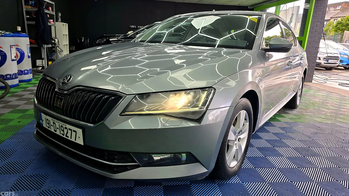 Skoda Superb Saloon, Diesel, 2019, Grey