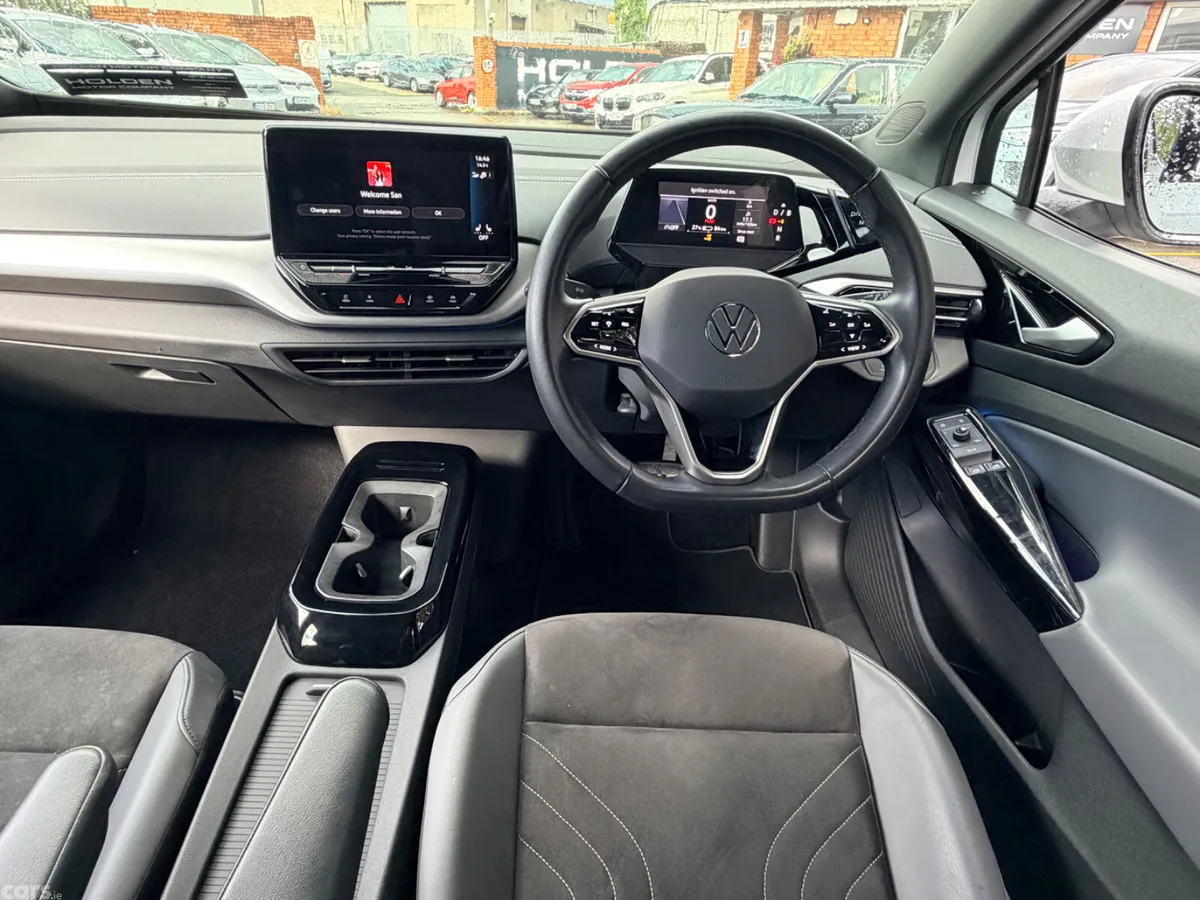 Volkswagen ID.4 Estate, Electric, 2023, White