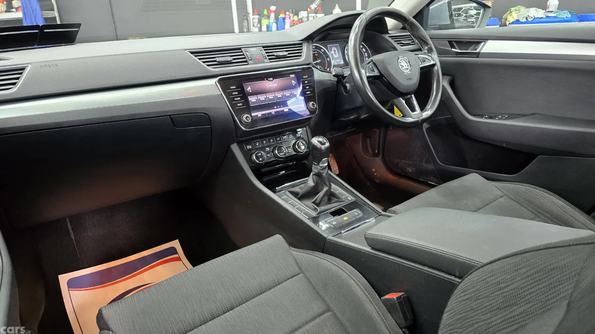 Skoda Superb Saloon, Diesel, 2019, Grey