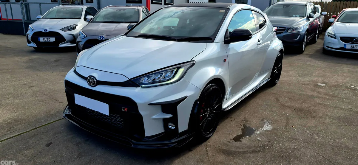 Toyota Yaris Hatchback, Petrol, 2021, White