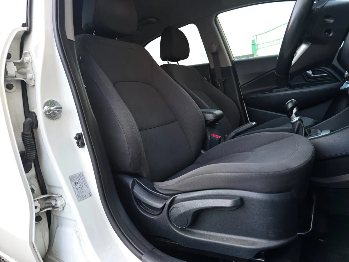 Kia Rio Hatchback, Diesel, 2017, White