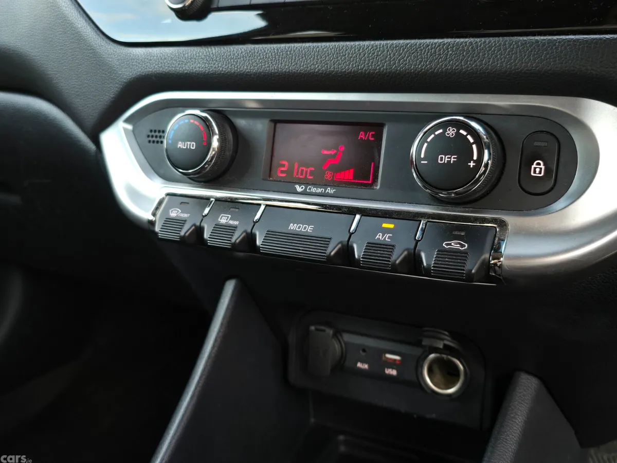 Kia Rio Hatchback, Diesel, 2017, White