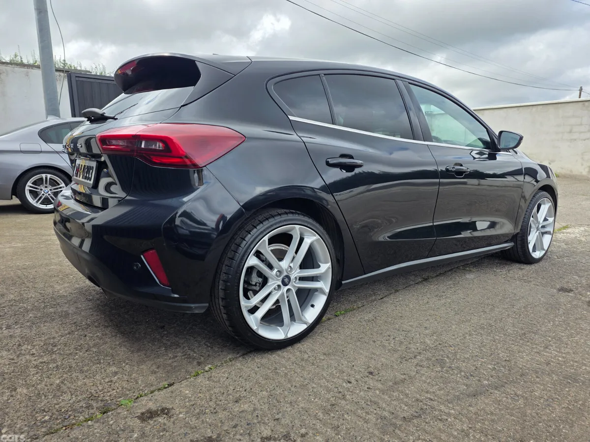Ford Focus Hatchback, Petrol, 2023, Black