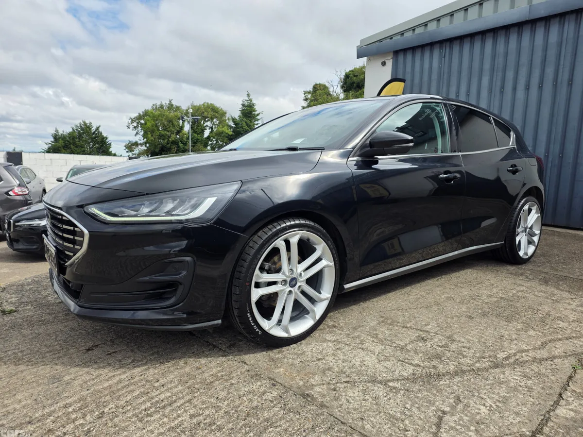 Ford Focus Hatchback, Petrol, 2023, Black