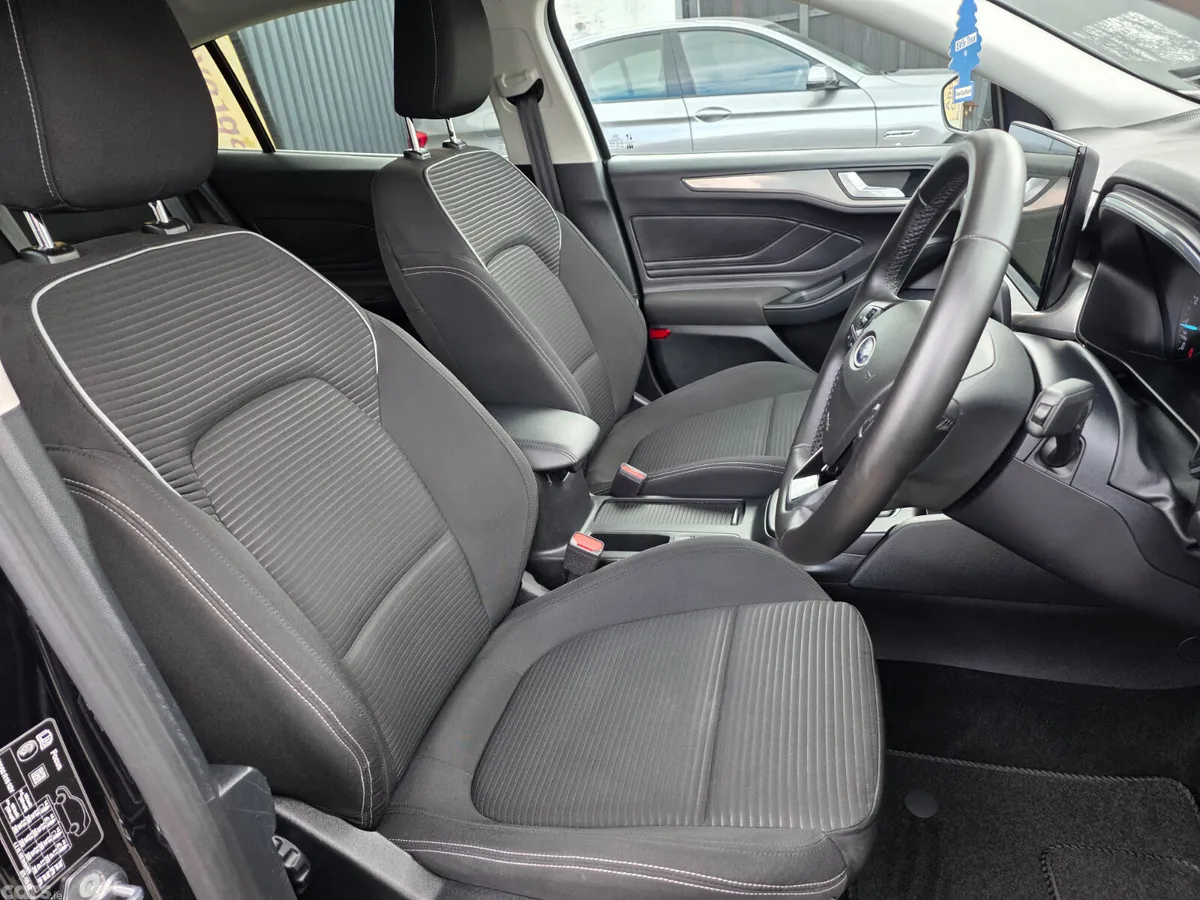 Ford Focus Hatchback, Petrol, 2023, Black