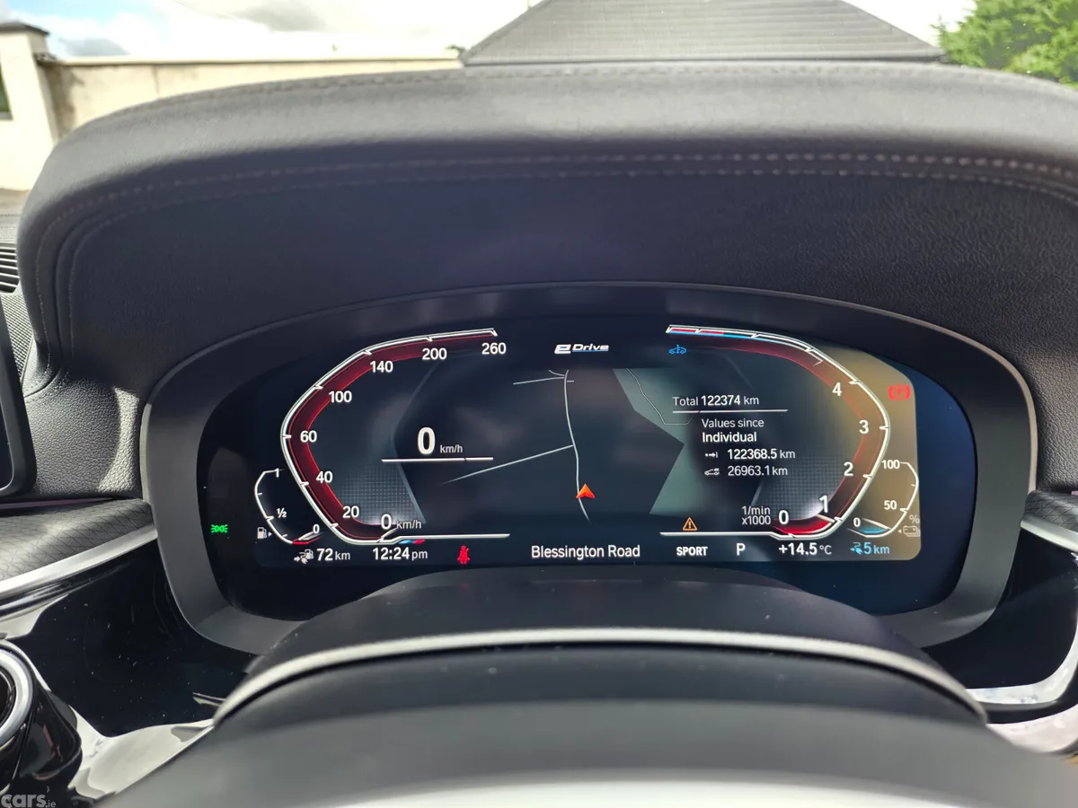 BMW 5-Series Estate/Jeep, Petrol Plug-in Hybrid, 2023, White
