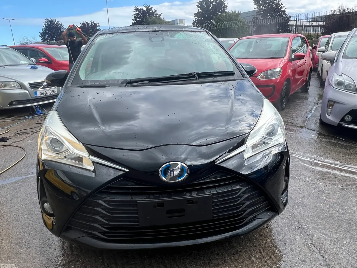 Toyota Vitz Hatchback, Petrol Hybrid, 2017, Black