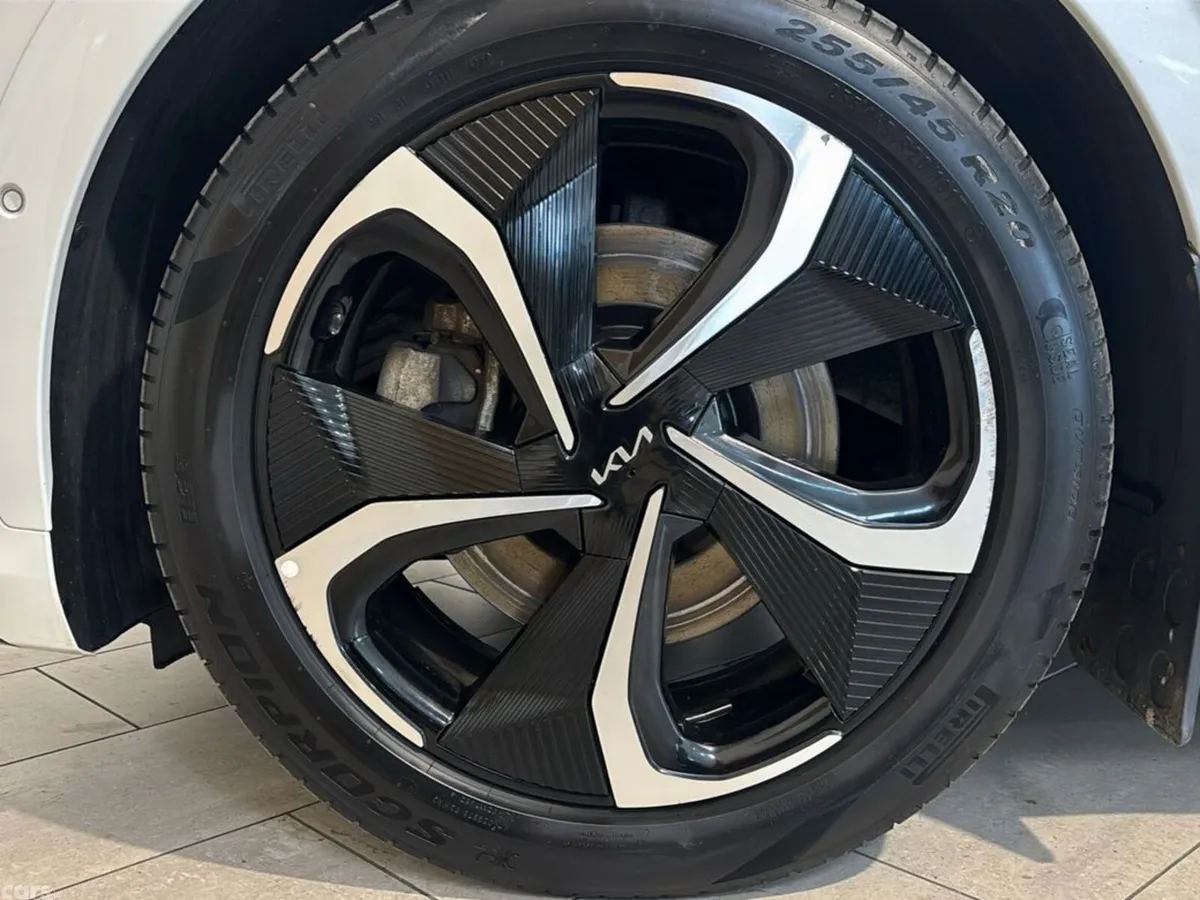 Kia EV6 MPV, Electric, 2024, White