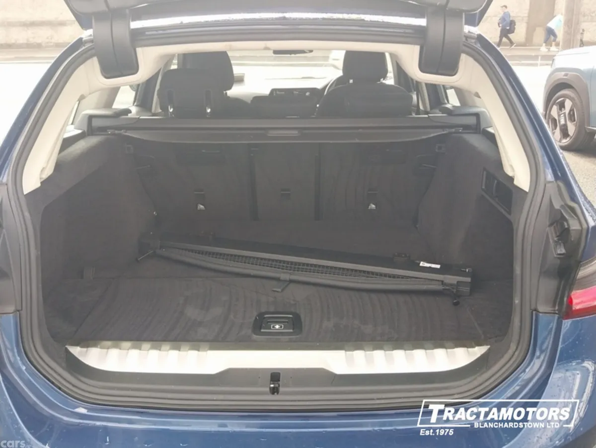 BMW 3-Series Estate, Petrol Plug-in Hybrid, 2022, Blue