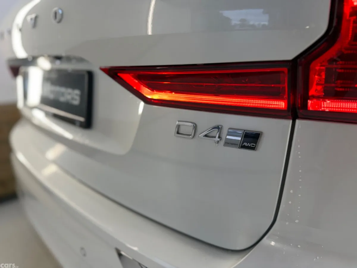 Volvo XC60 SUV, Diesel, 2020, White