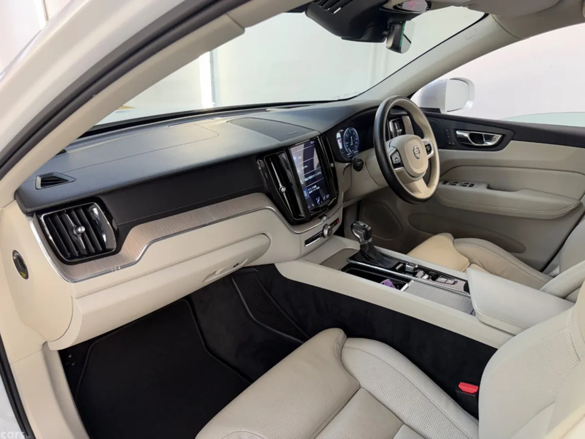 Volvo XC60 SUV, Diesel, 2020, White