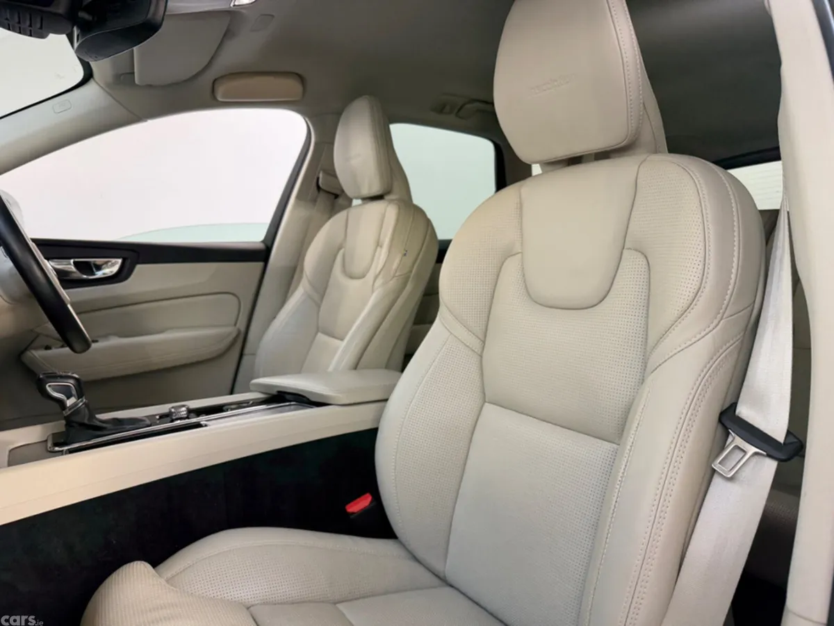 Volvo XC60 SUV, Diesel, 2020, White