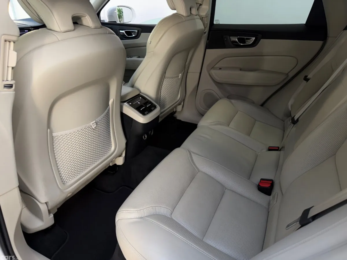 Volvo XC60 SUV, Diesel, 2020, White