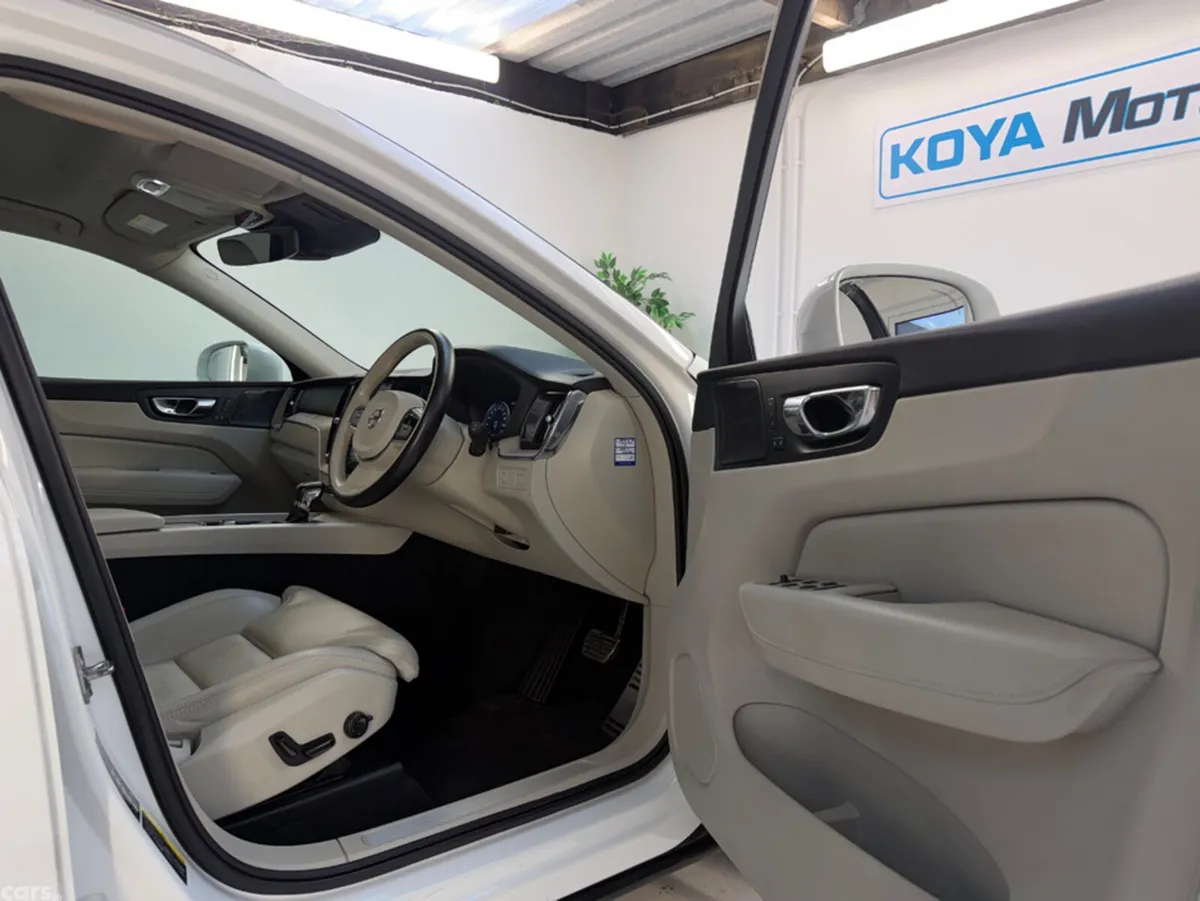 Volvo XC60 SUV, Diesel, 2020, White