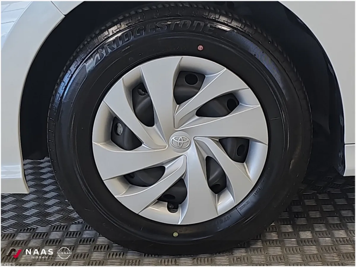 Toyota Yaris Hatchback, Petrol, 2023, White