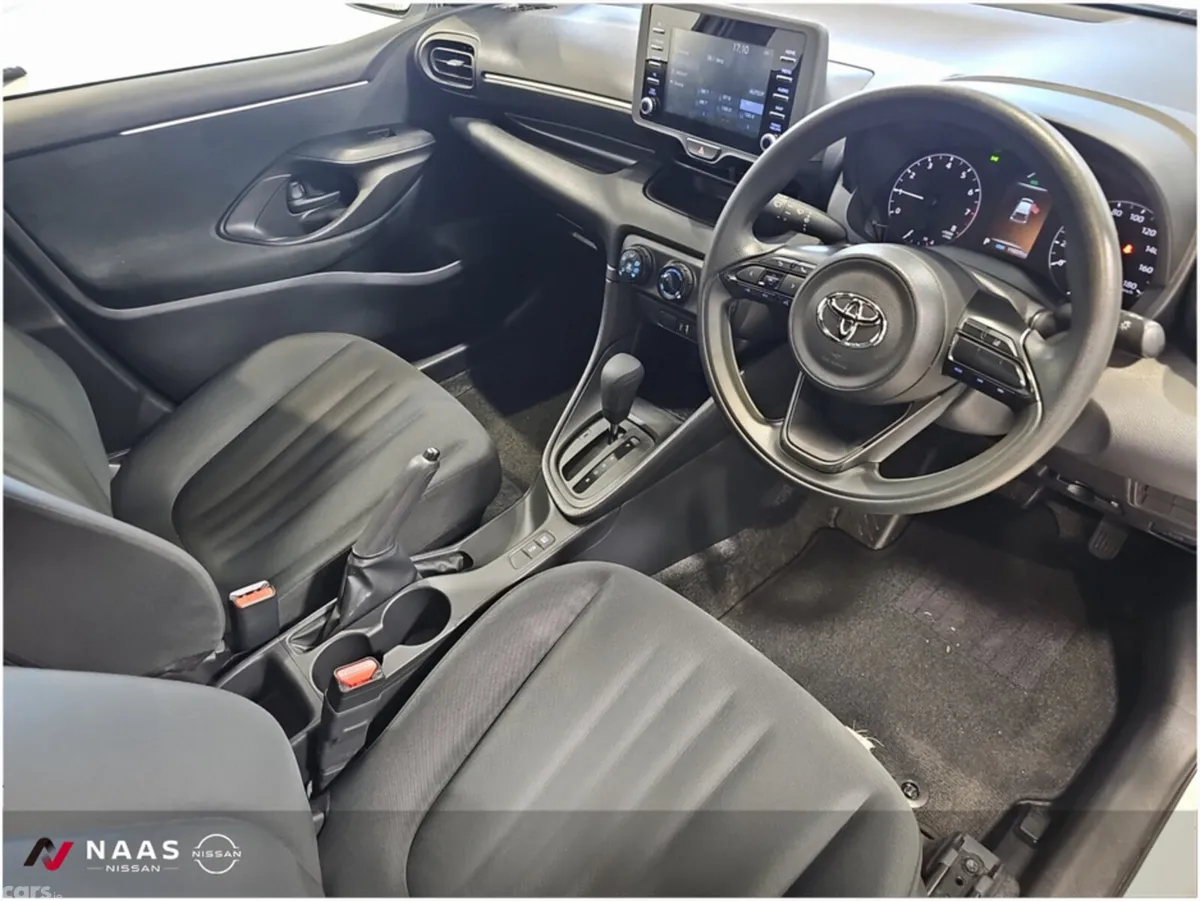 Toyota Yaris Hatchback, Petrol, 2023, White