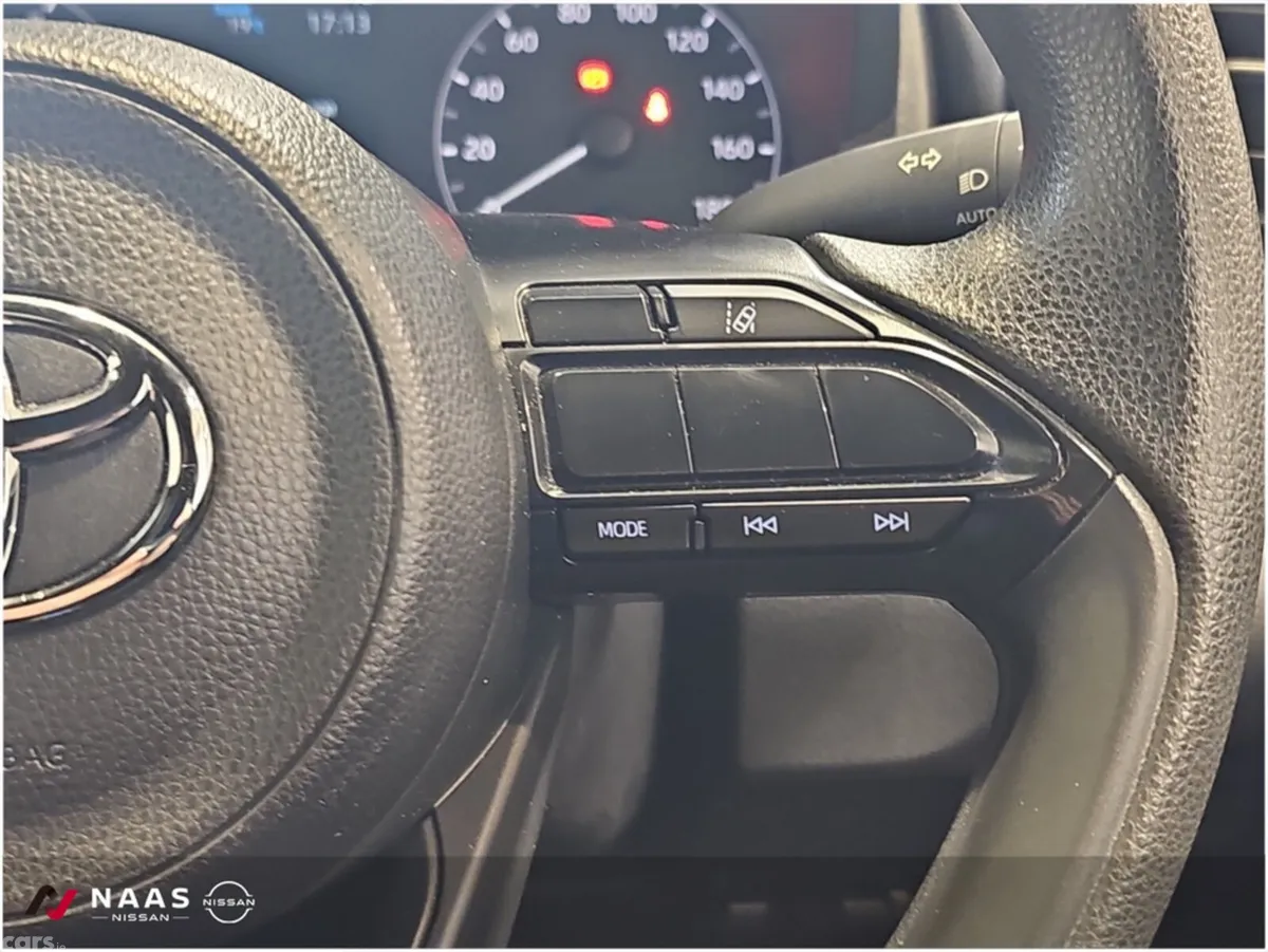 Toyota Yaris Hatchback, Petrol, 2023, White