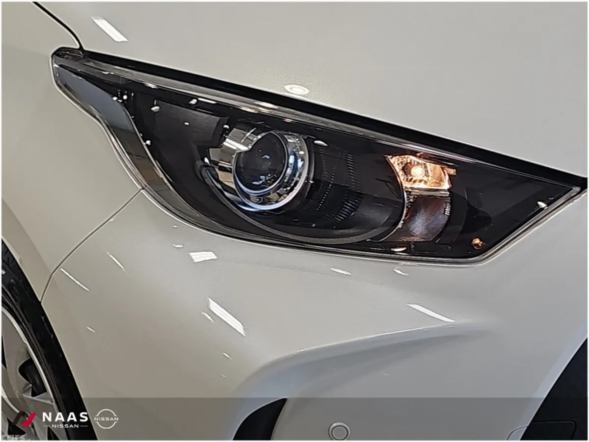 Toyota Yaris Hatchback, Petrol, 2023, White