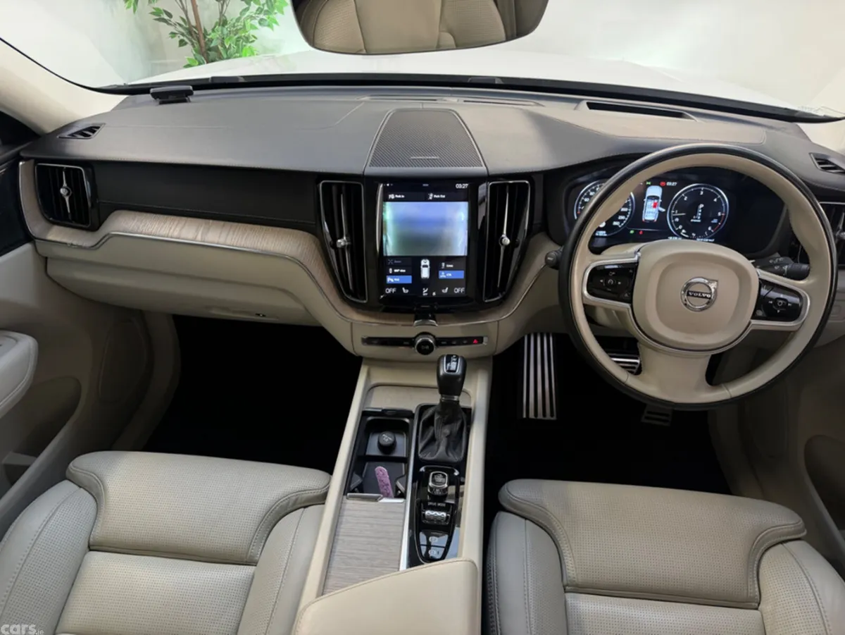 Volvo XC60 SUV, Diesel, 2020, White