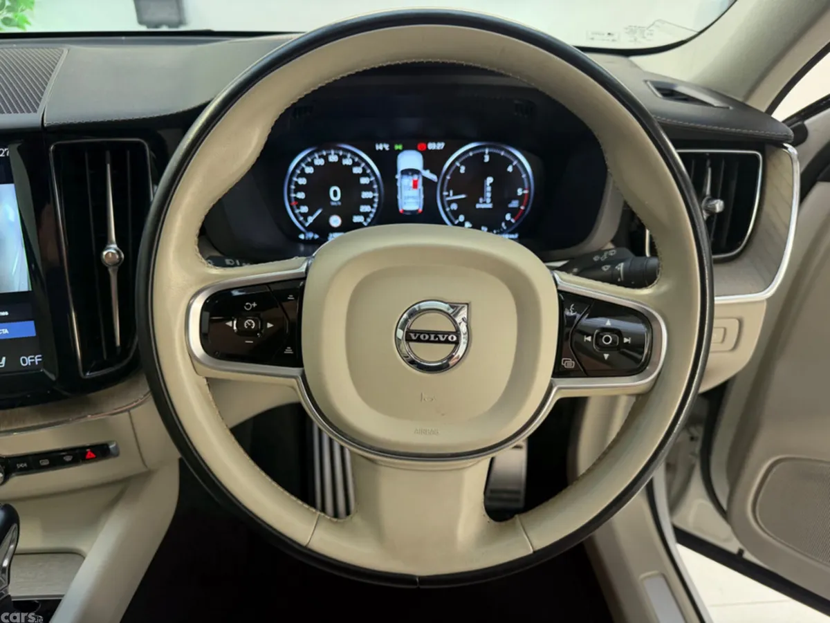 Volvo XC60 SUV, Diesel, 2020, White