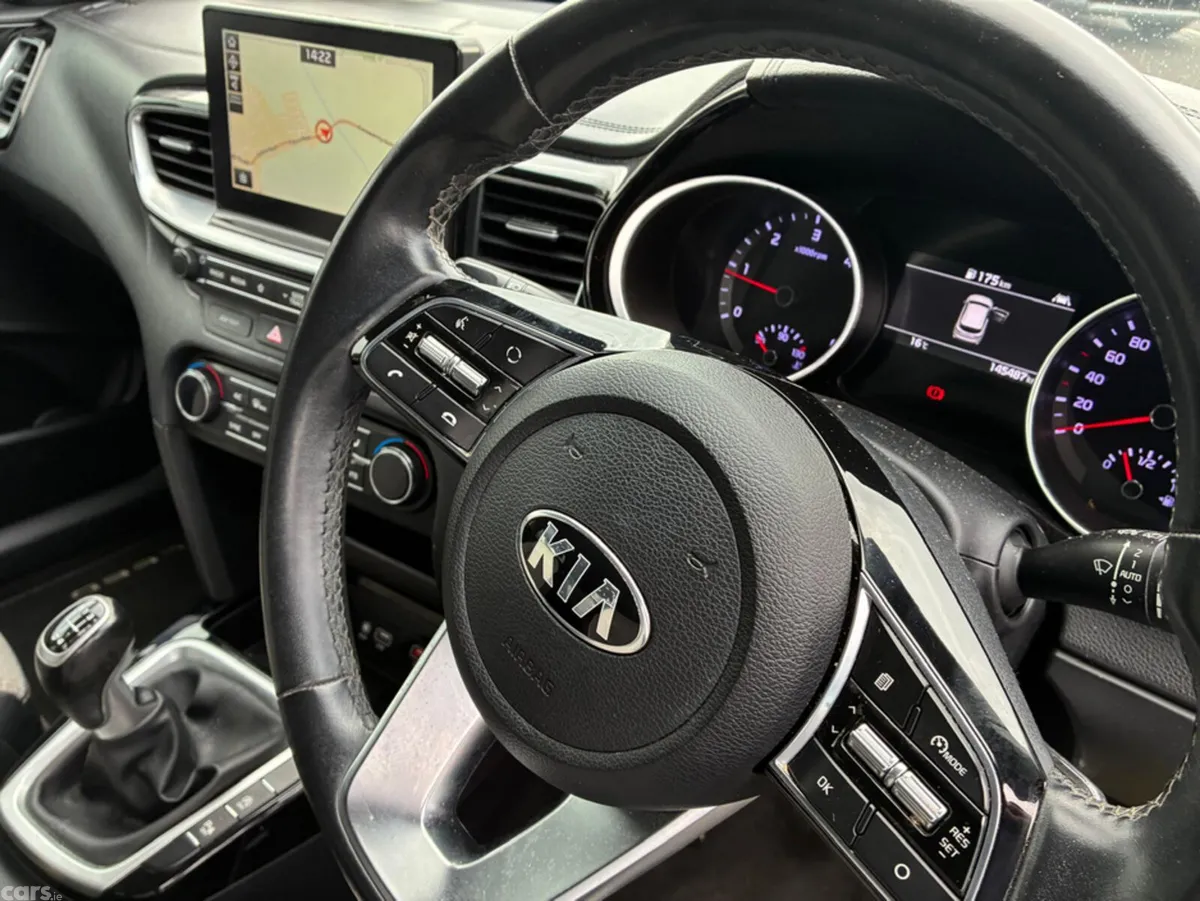 Kia Ceed Hatchback, Diesel, 2018, Grey