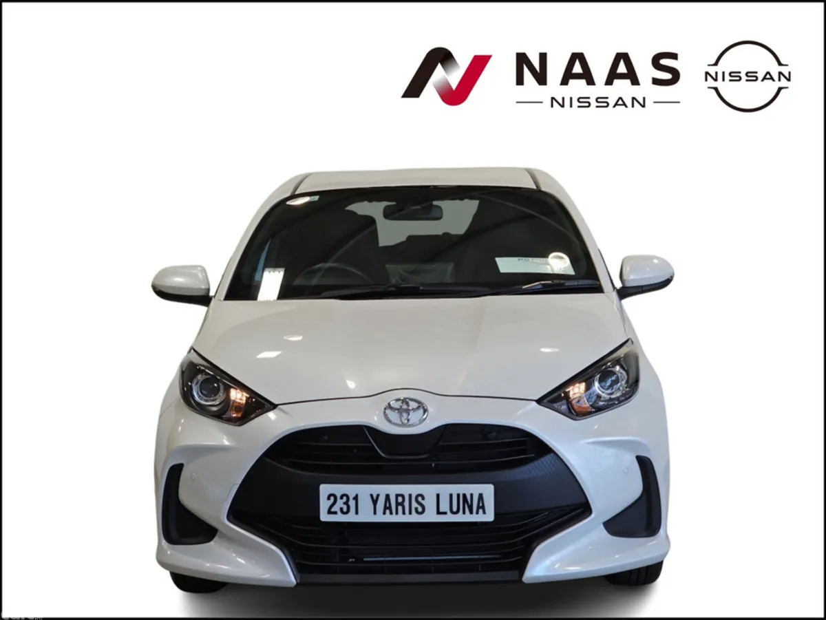 Toyota Yaris Hatchback, Petrol, 2023, White