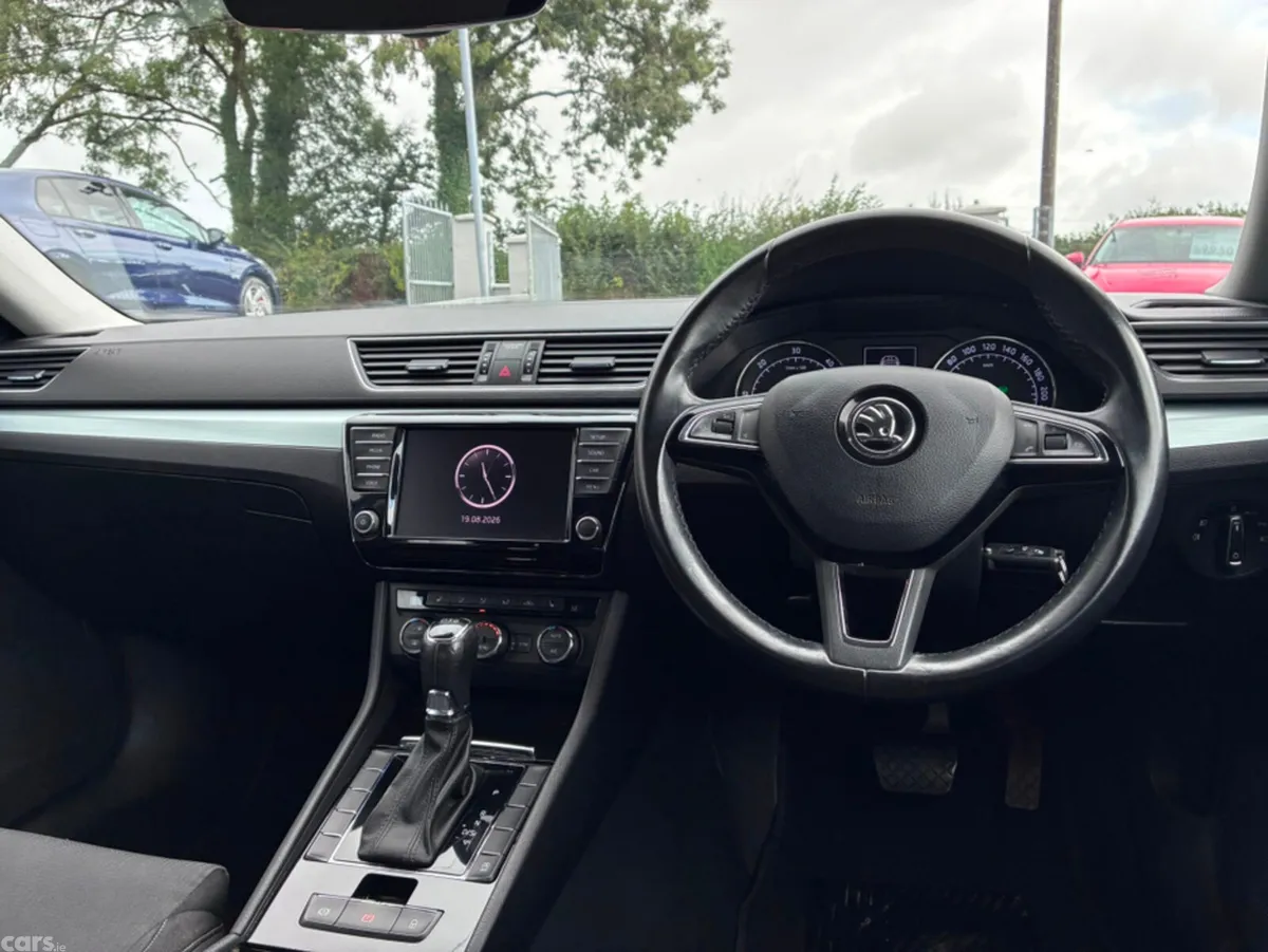Skoda Superb Hatchback, Diesel, 2017, Grey