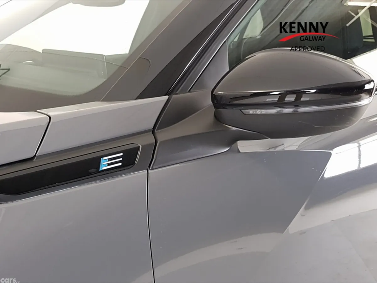 Peugeot 2008 Hatchback, Electric, 2024, Grey