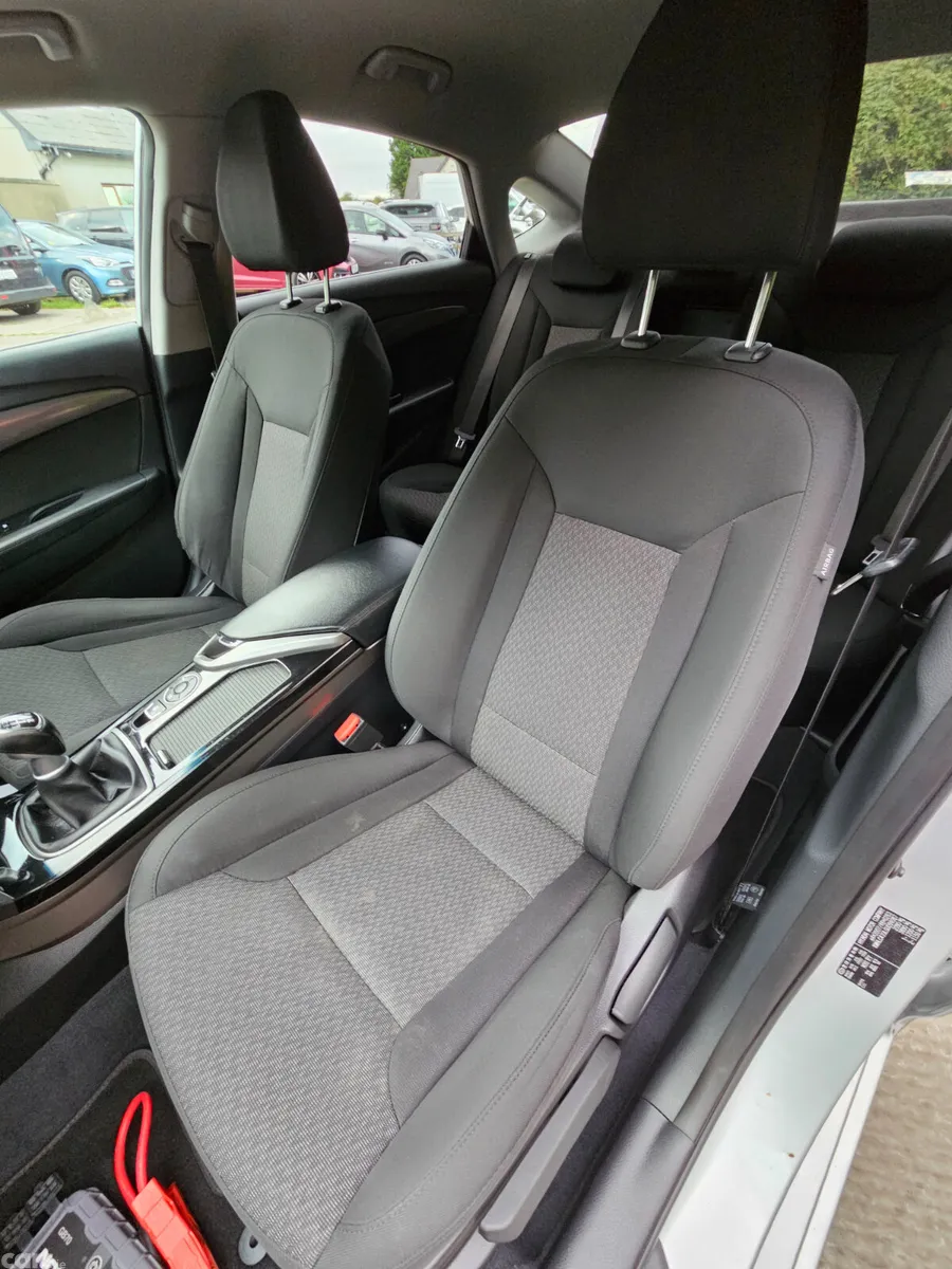 Hyundai i40 Saloon, Diesel, 2016, Silver