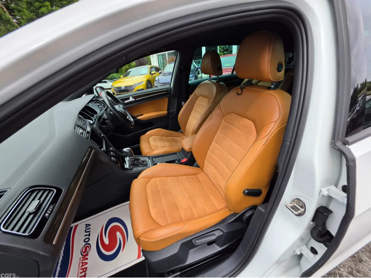 Volkswagen Golf Hatchback, Petrol, 2016, White