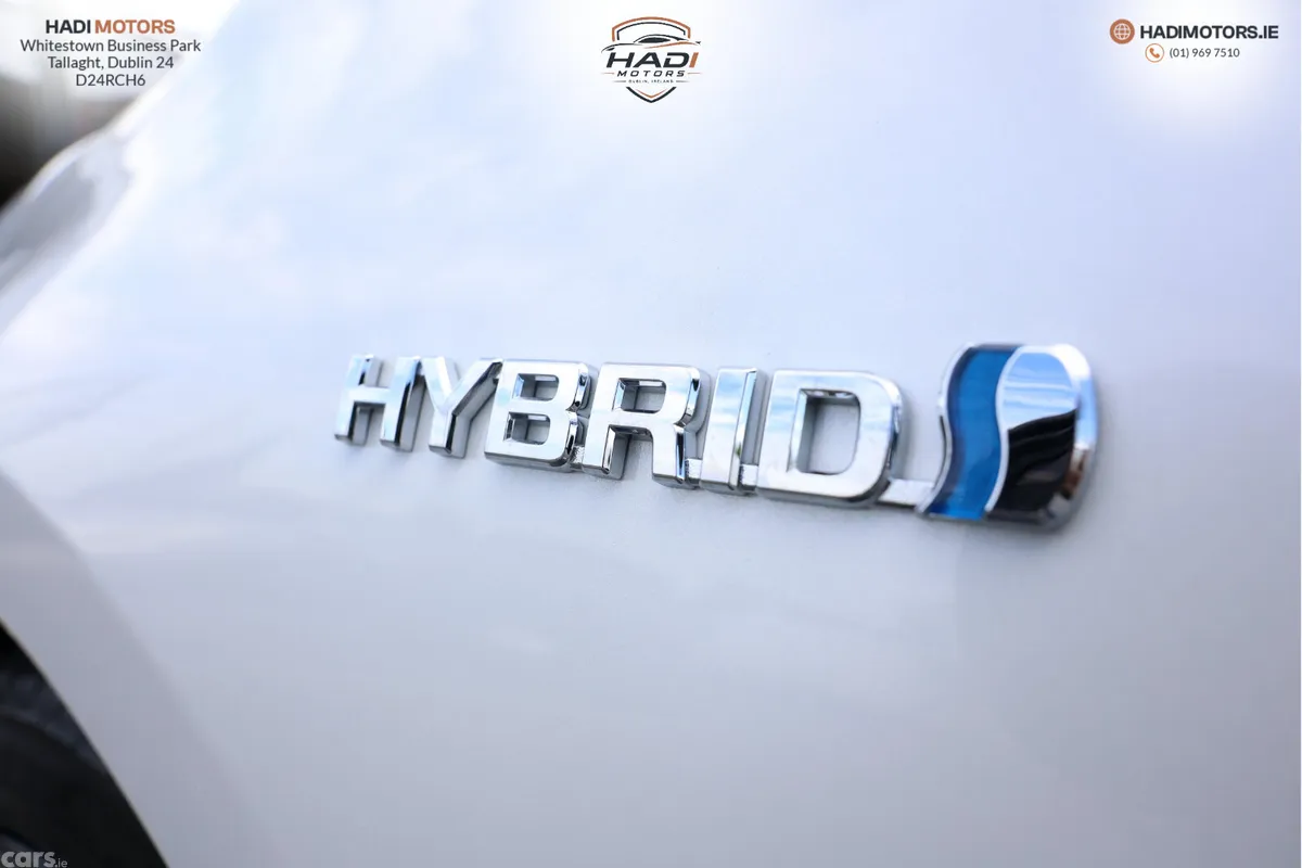 Toyota Prius Saloon, Petrol Hybrid, 2019, White