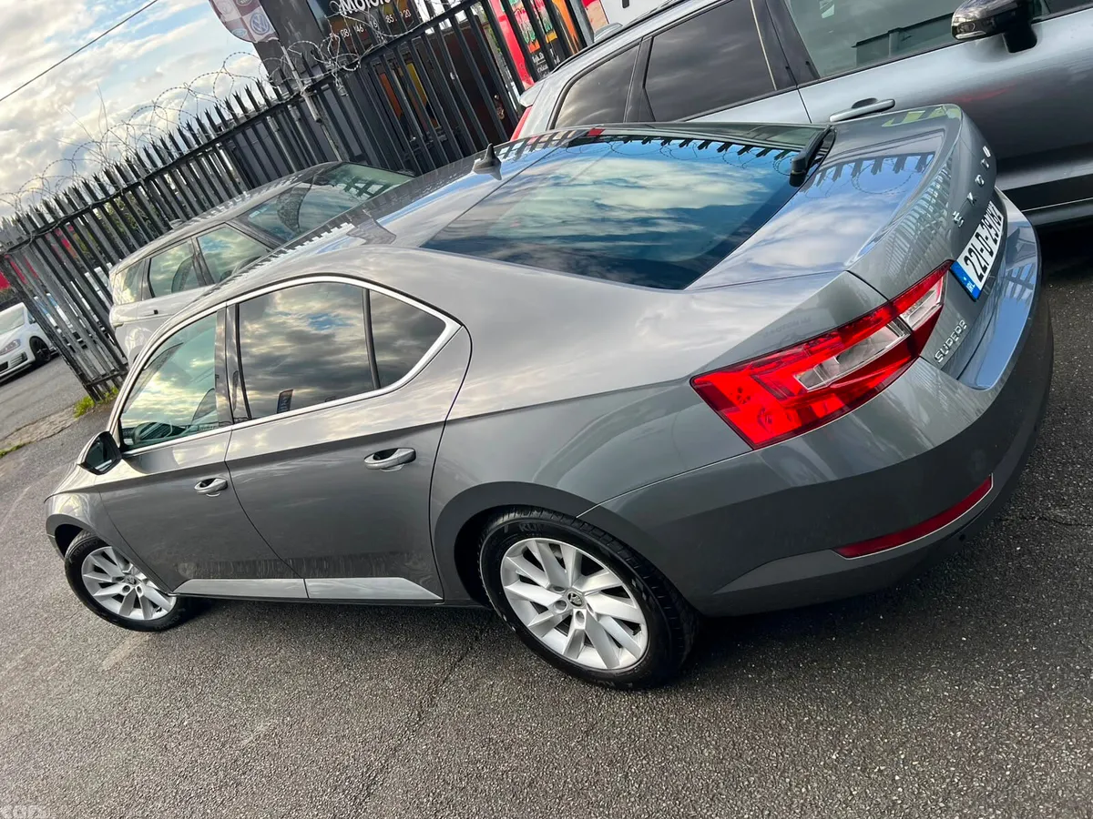 Skoda Superb Saloon, Diesel, 2022, Grey