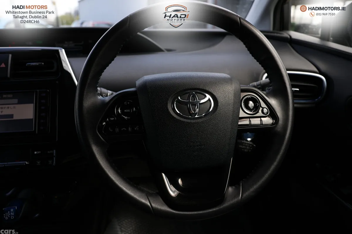 Toyota Prius Saloon, Petrol Hybrid, 2019, White