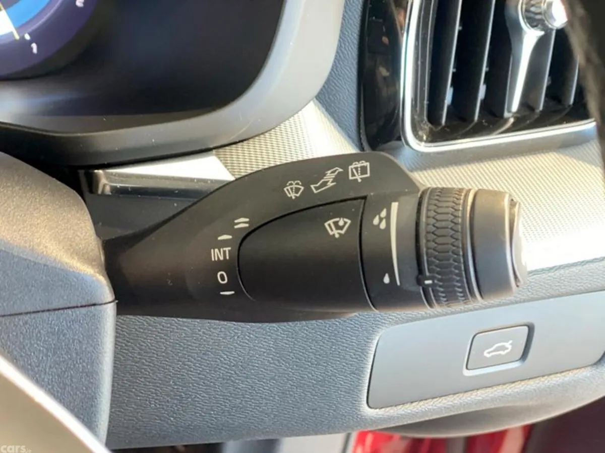 Volvo XC60 SUV, Diesel Hybrid, 2023, Red