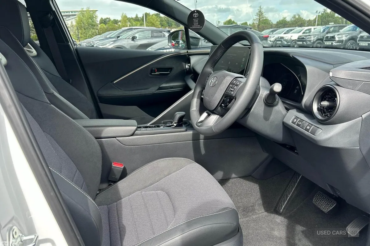 Toyota C-HR SUV, Petrol Hybrid, 2026, White