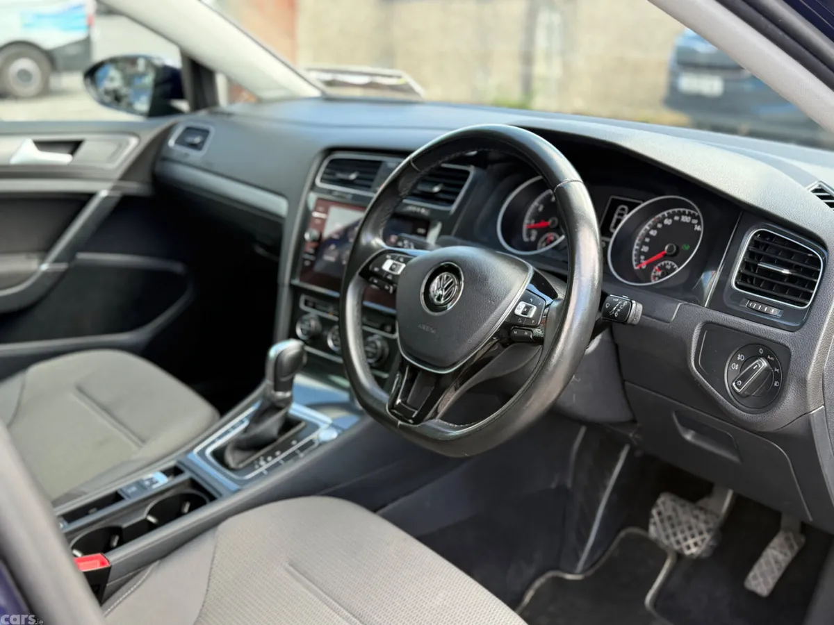 Volkswagen Golf Hatchback, Petrol, 2017, Navy