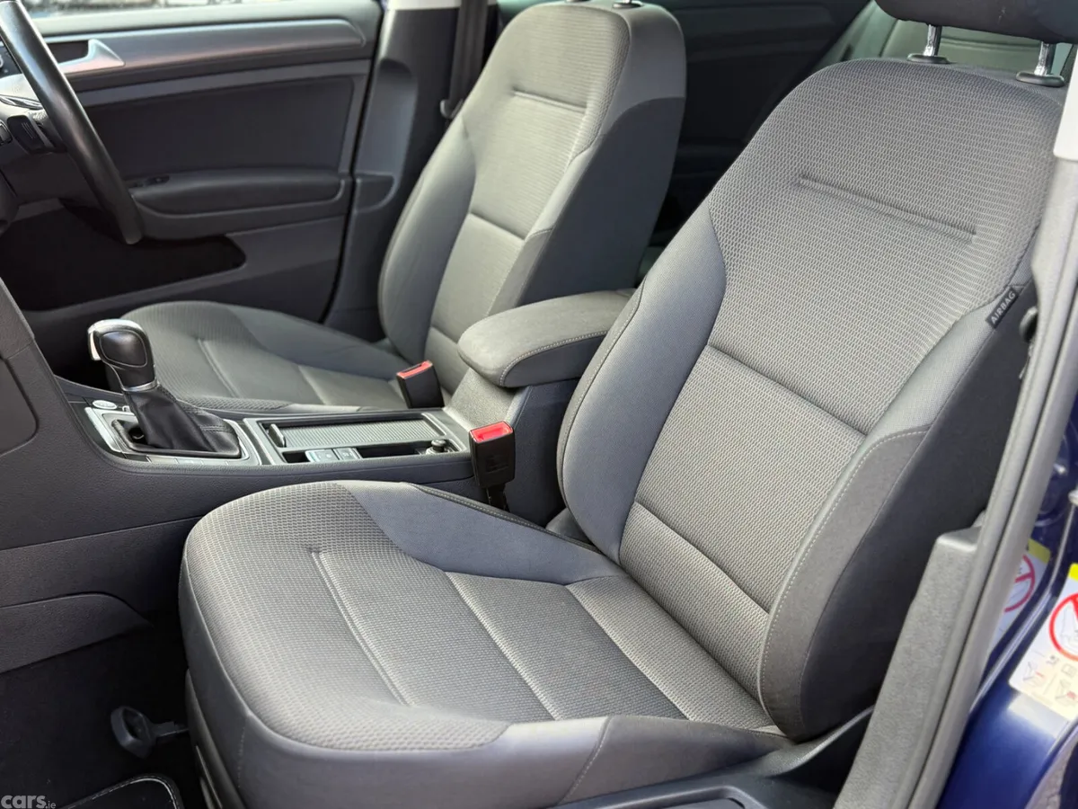 Volkswagen Golf Hatchback, Petrol, 2017, Navy